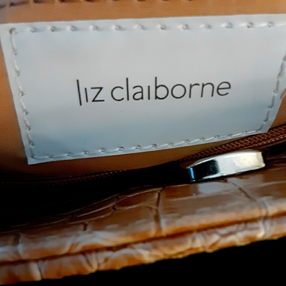 VINTAGE LIZ CLAIBORNE nude faux alligator purse - Picture 3 of 10